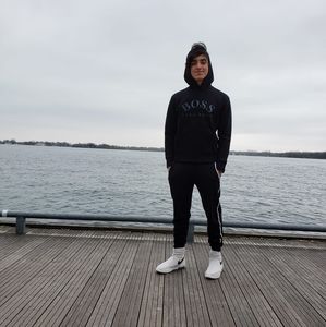 Meet your Posher, Andres